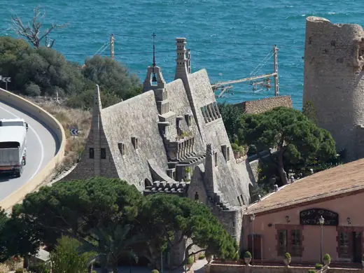 Photo 4: Exterior · Celler Güell