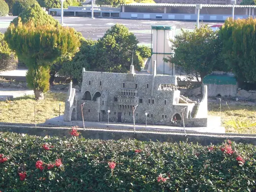 Photo 5: Model · Scale model at the "Catalunya en Miniatura" miniature park : Celler Güell