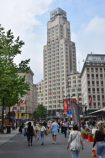 Photo 3: Exterior · Vue d'Anvers au mois de juin 2021