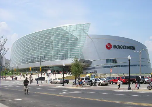 Photo 2: Exterior