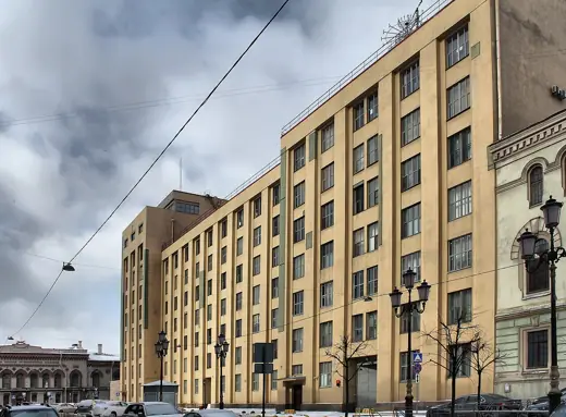 Photo 3: Exterior