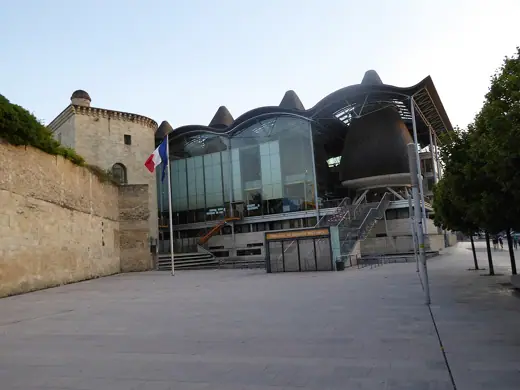 Photo 3: Exterior · Palais de justice de Bordeaux, Bordeaux, France, July 2014