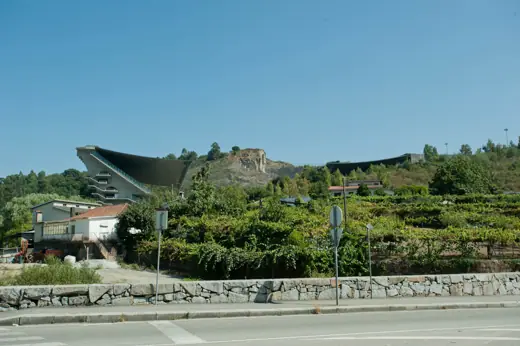 Photo 4: Exterior · Estadio Municipal de Braga Eduardo Souto de Moura 2000/2003 2011-08-17