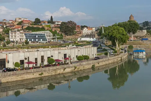 Photo 2: Exterior · Views from the Bridge of Peace on the Kura River and its surroundings