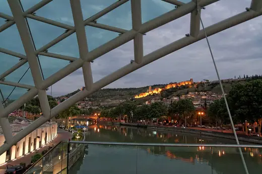 Photo 6: Detail · Tbilisi at night