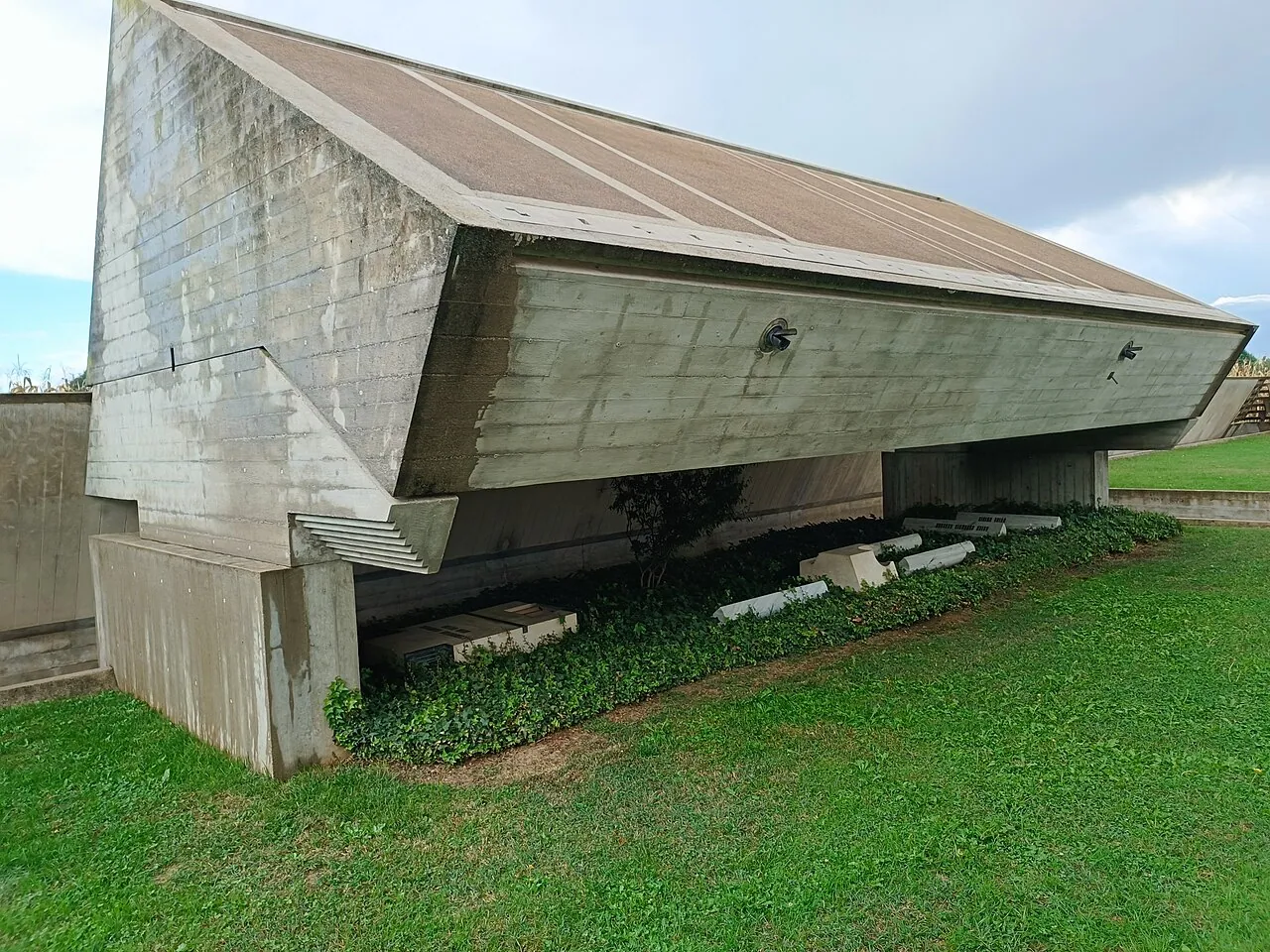 Brion Cemetery: Exterior · tomba Brion