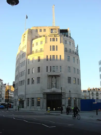Photo 2: Exterior