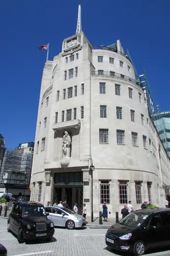 Photo 3: Exterior