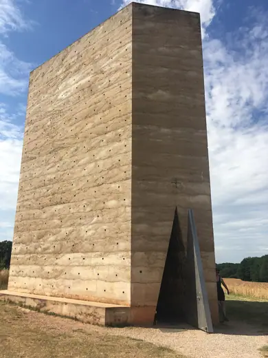 Photo 3: Exterior · Bruder Klaus Kapelle nabij Wachendorf (Euskirchen) in juli 2022