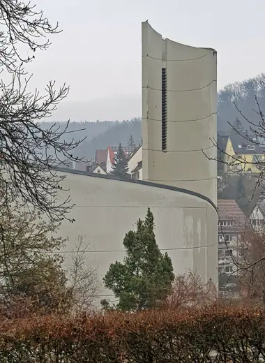 Photo 2: Exterior