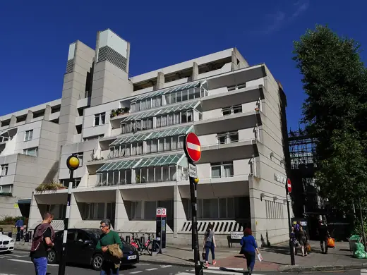 Photo 4: Exterior · Brunswick Centre, September 2016