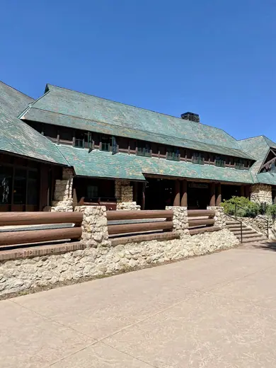 Photo 2: Exterior