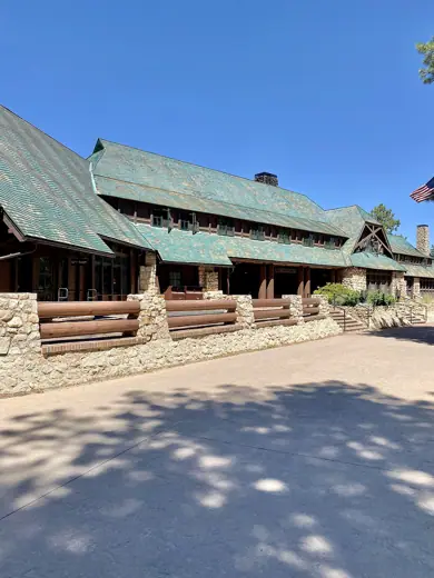 Photo 3: Exterior