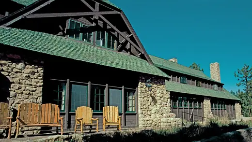 Photo 4: Exterior