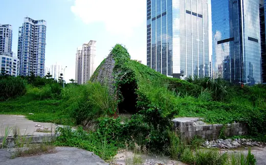 Photo 3: Exterior