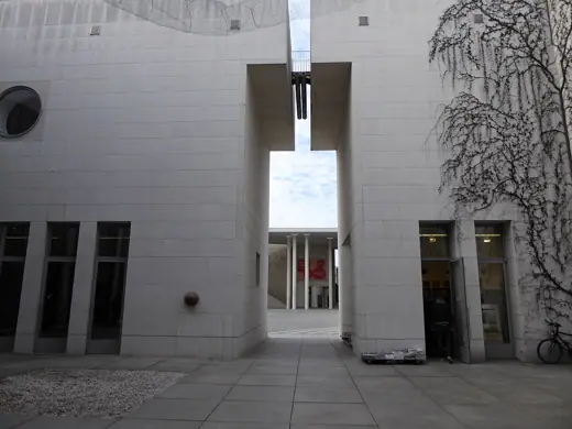 Photo 3: Exterior · Kunst- und Ausstellungshalle der Bundesrepublik Deutschland