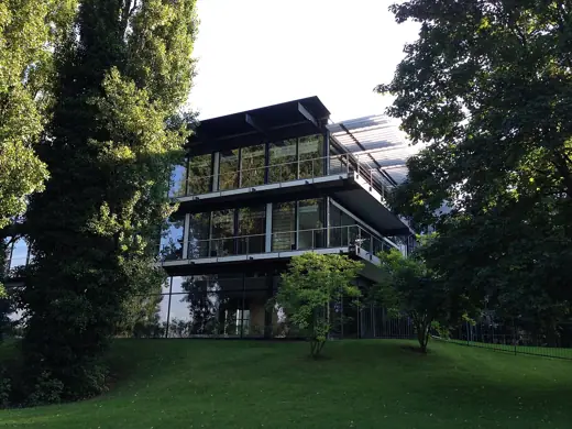 Photo 3: Exterior · Bundeshaus , Bonn: Plenargebäude
