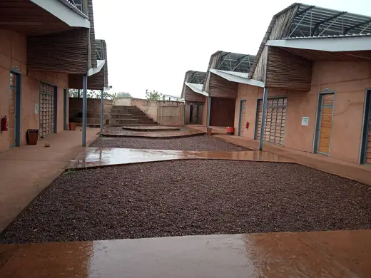 Photo 2: Exterior · Photo des Bâtiments de l'Université Burkina institute of technology