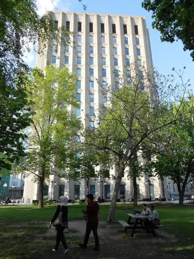 Photo 1: Interior · Burnside Hall is a thirteen-floor building on downtown campus of McGill University in Montreal
