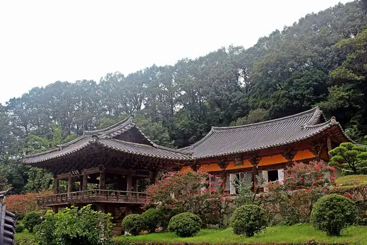 Photo 6: Interior