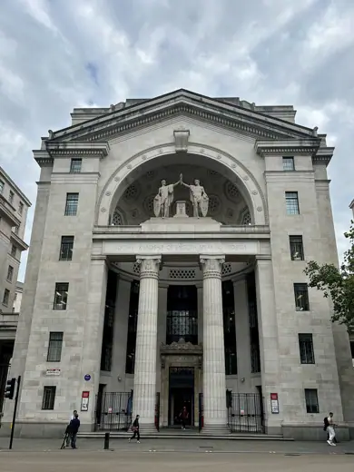 Photo 1: Exterior