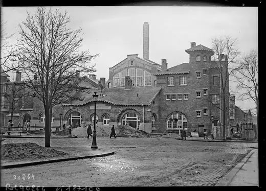 Photo 2: Exterior
