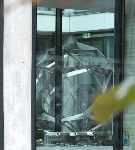 Photo 5: Detail · Brunnen in Mitte