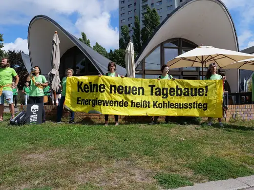 Photo 3: Exterior · Auftakt der Coal and Boat Demonstration in der Neustädter Havelbucht