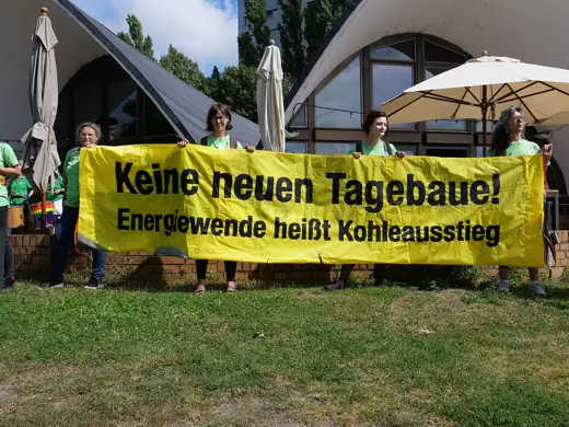 Photo 4: Exterior · Auftakt der Coal and Boat Demonstration in der Neustädter Havelbucht