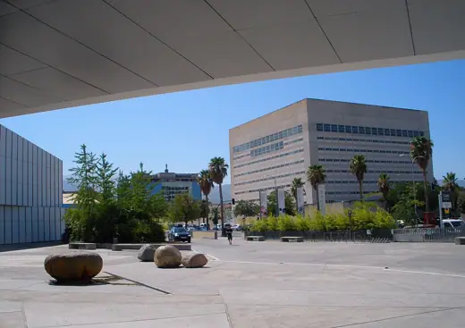 Photo 3: Exterior · Granada - Sede Central de Caja Granada