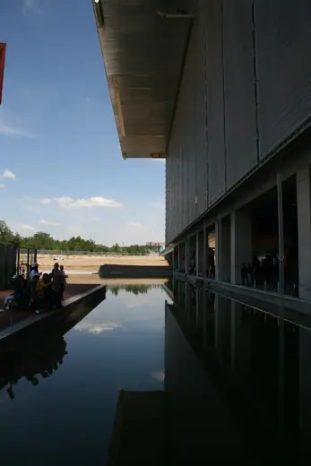 Photo 3: Exterior