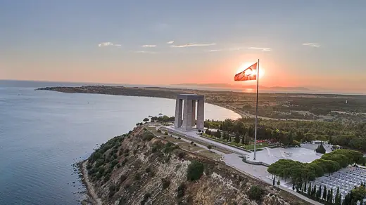 Photo 4: Context · Çanakkale Şehitler Abidesi