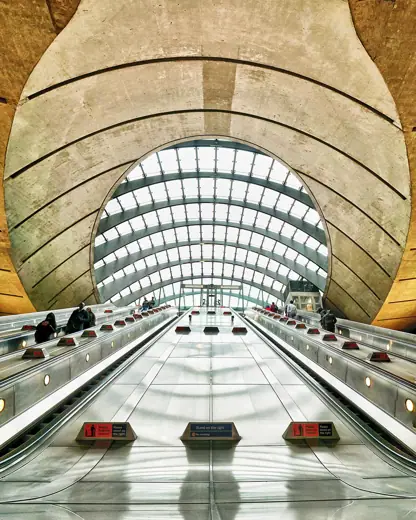Photo 2: Exterior · London