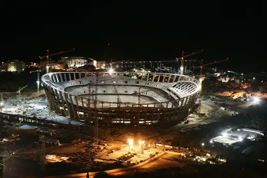 Photo 3: Exterior