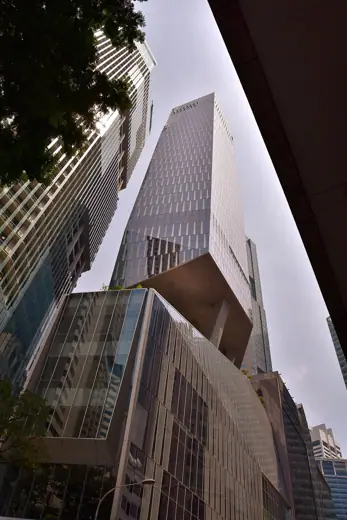 Photo 2: Exterior