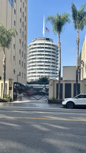 Photo 2: Exterior · Capitol Records Tower in Septembre 2025