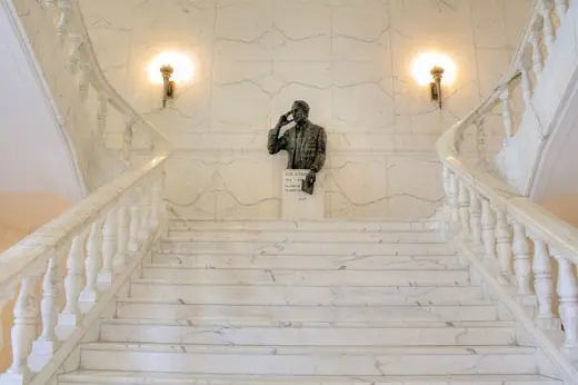 Photo 5: Interior · West vestibule stairs in Capitol of Puerto Rico, 2016