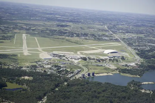 Photo 3: Context · Aeropuerto Carrasco, toma aérea