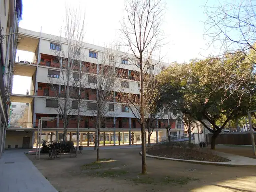 Photo 3: Exterior · Casa Bloc (1932-1936), de Josep Lluís Sert, Josep Torres Clavé y Joan Baptista Subirana