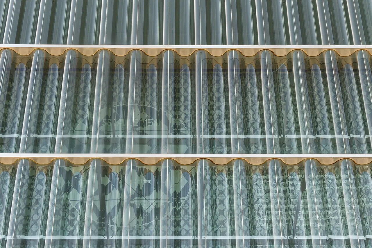 Casa da Música: Detail · Wavy glass