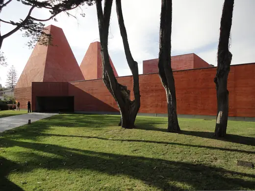 Photo 4: Exterior · Casa das Historias Paula Rego, Cascais; Arq
