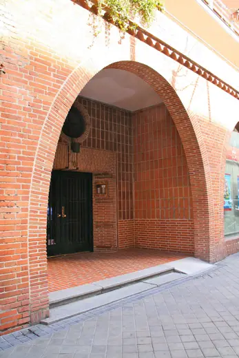 Photo 4: Exterior · soportal de la Casa de las Flores (Madrid)
