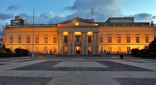 Photo 3: Exterior