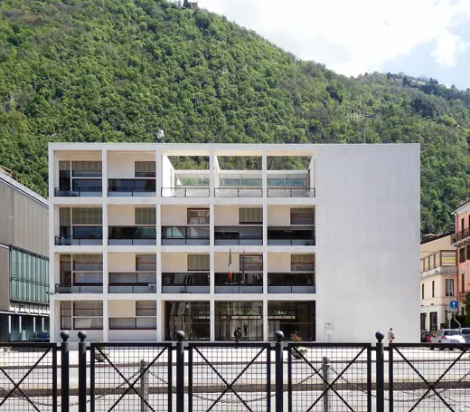 Photo 5: Exterior