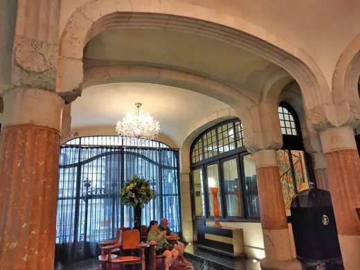 Photo 5: Interior · Casa Fuster, pg