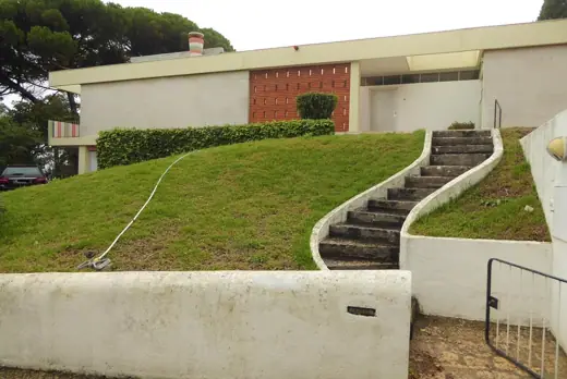 Photo 4: Exterior · Casa Lino Gaspar - Oeiras - Portugal - -