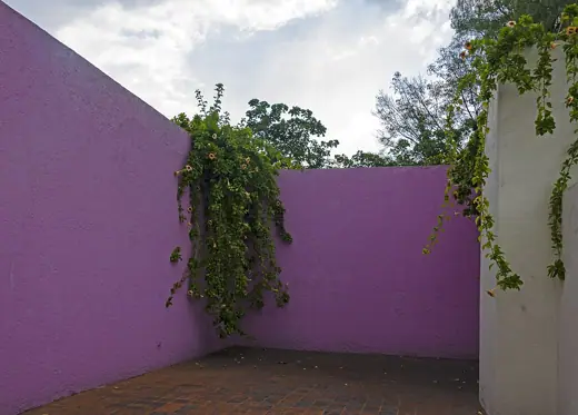 Photo 3: Exterior