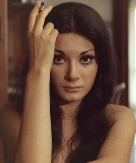 Photo 3: Exterior · Edwige Fenech in The Strange Vice of Mrs
