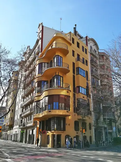 Photo 4: Exterior · Casa Planells (Barcelona)