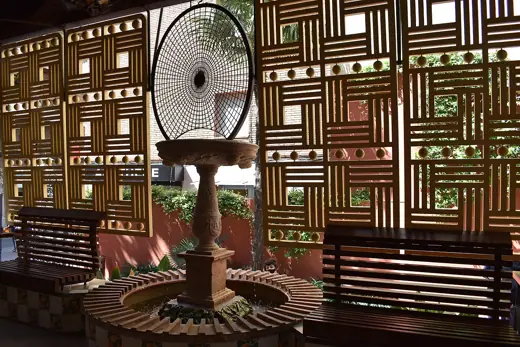 Photo 5: Interior